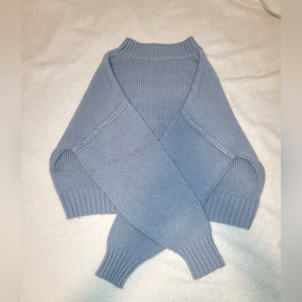 Blue crewneck knit sweater